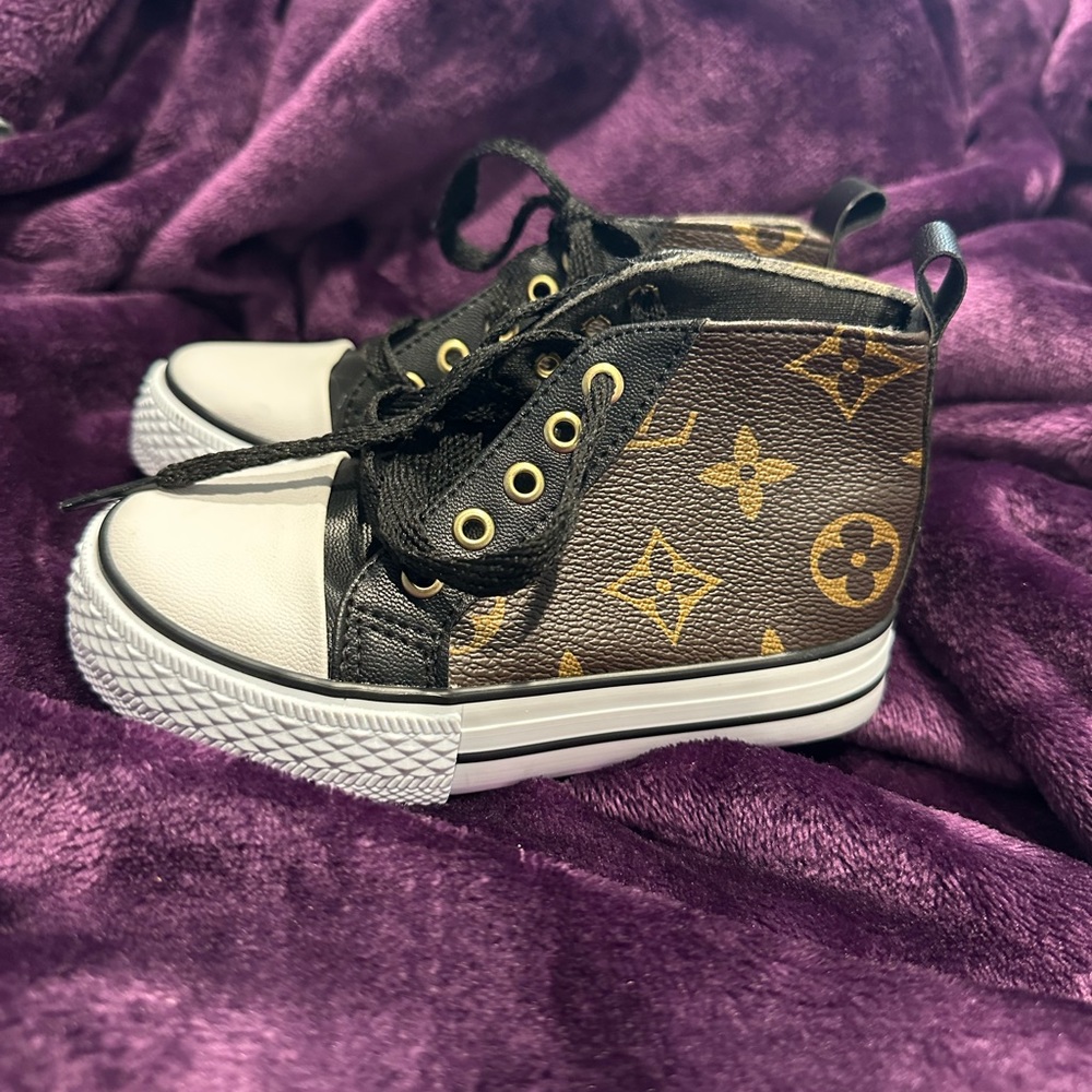 LV shoes